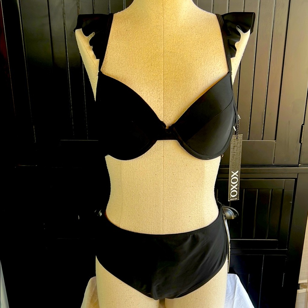 XOXO Ruffle Sleeve and Bow Bottom 2 pc Swimsuit Women’s Black Large NWT